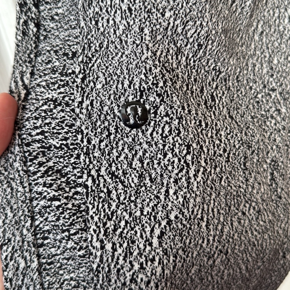 Lululemon Gray Patterned Jogger Pants - image 5